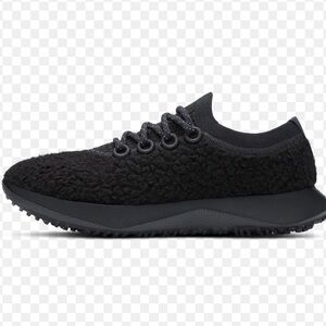 New Allbirds Women’s Wool Dasher Fluff Sneakers